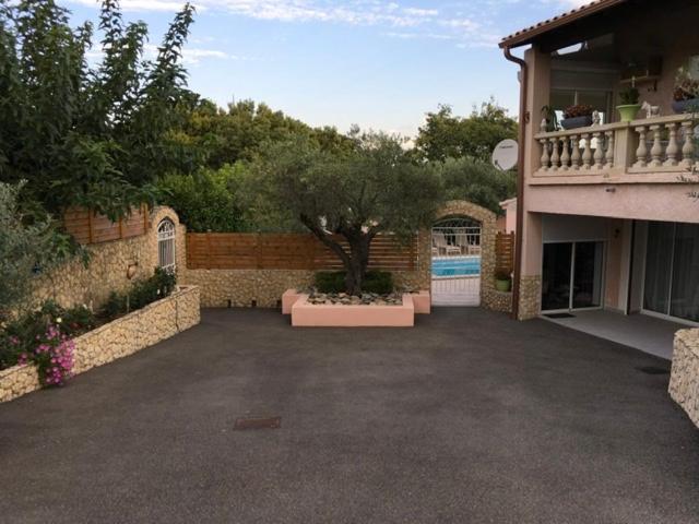 Appartement Rez de chaussé Bollène Exterior foto